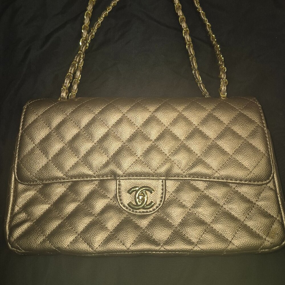 Channel purse
